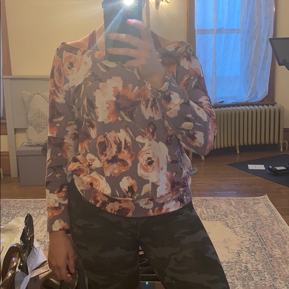 Floral over the shoulder sweater - Picture 4 of 6